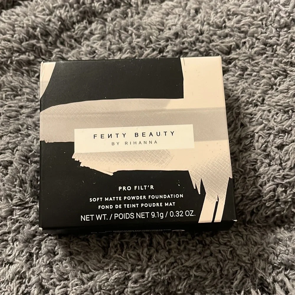 Fenty 105 Pro Filt’r Soft Matte Powder Foundation